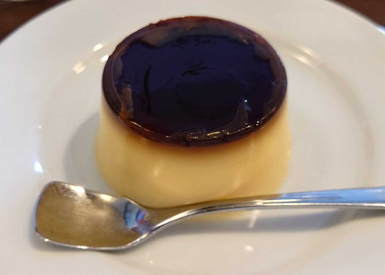 Ginza Renoir “Slightly hardened retro pudding” / Old-fashioned pudding served in a retro store