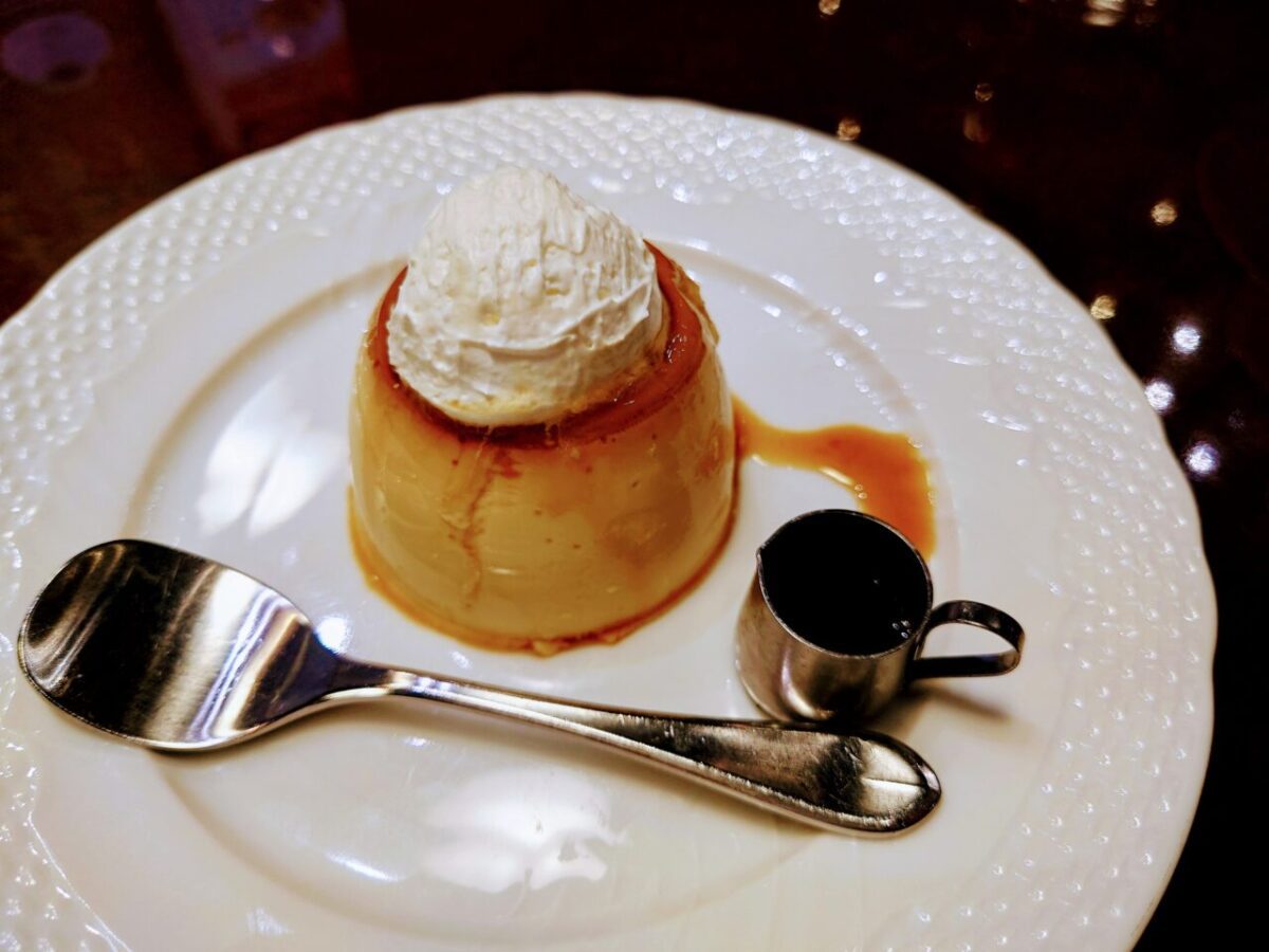 Hoshino Coffee Shop “Showa Pudding” / Time to relax, served with pudding.