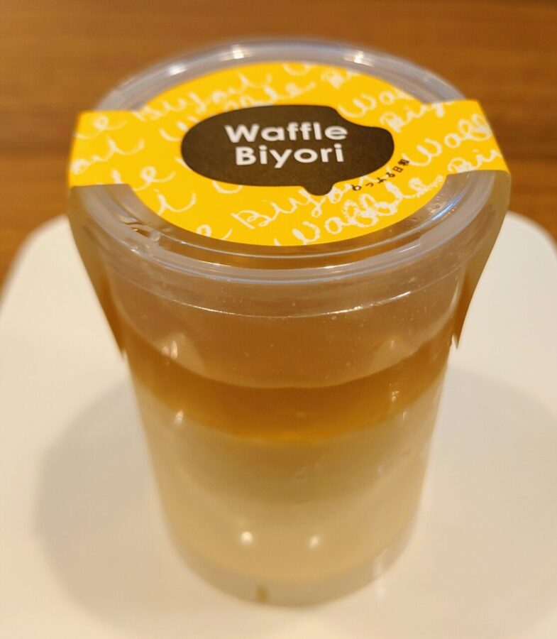 Wappuru Hiyori “Gold Pudding” / Melty smooth pudding with Purupuru Wasanbon jelly on it